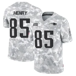 Men's Hunter Henry New England Patriots No.85 Limited 2024 Salute to Service Jersey - Arctic Camo